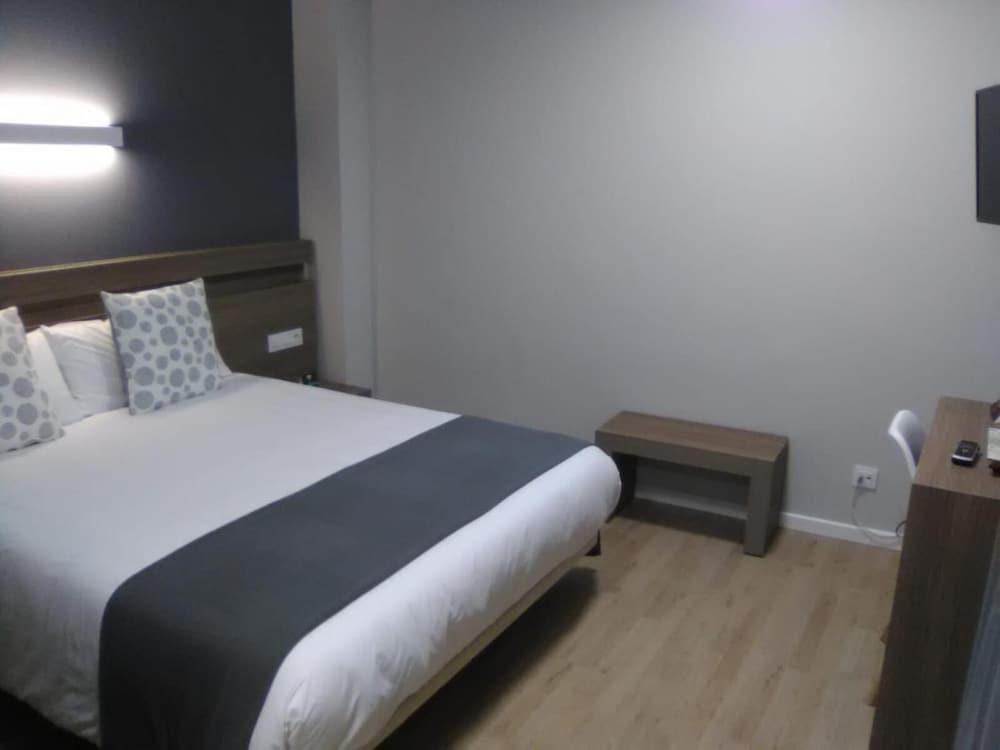 Hotel Alda Estacion 庞特维德拉 外观 照片