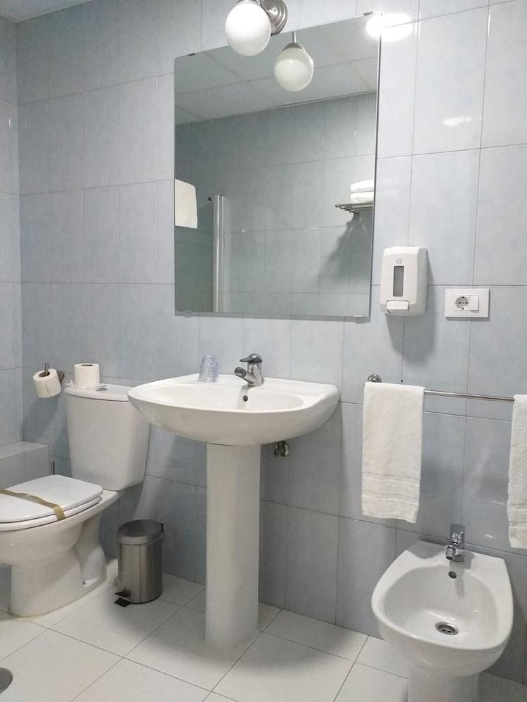 Hotel Alda Estacion 庞特维德拉 外观 照片